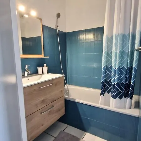 Moderne - Accès Privée Et Piscine Appartement